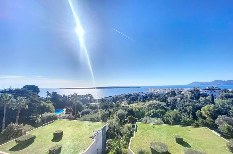 T3LuxePiscineCalifornierVueMer