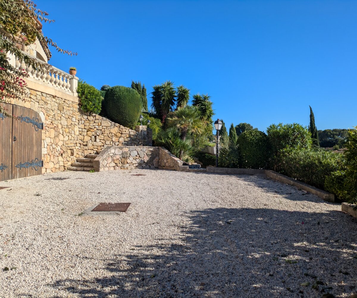 Villa T6 Mougins Stationnement