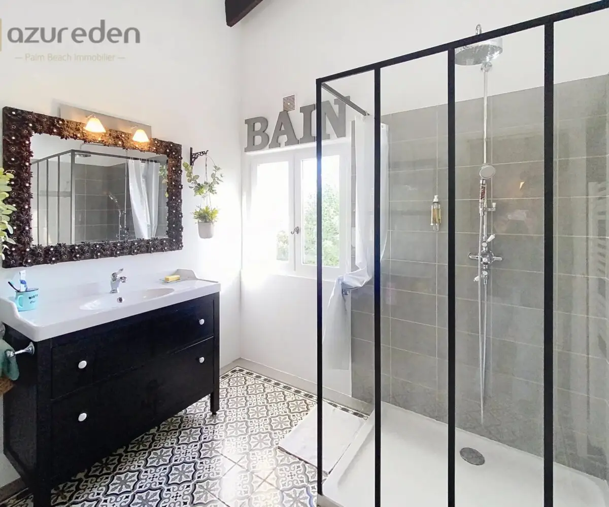 Maison T4 Croix Gardes Salle de douche