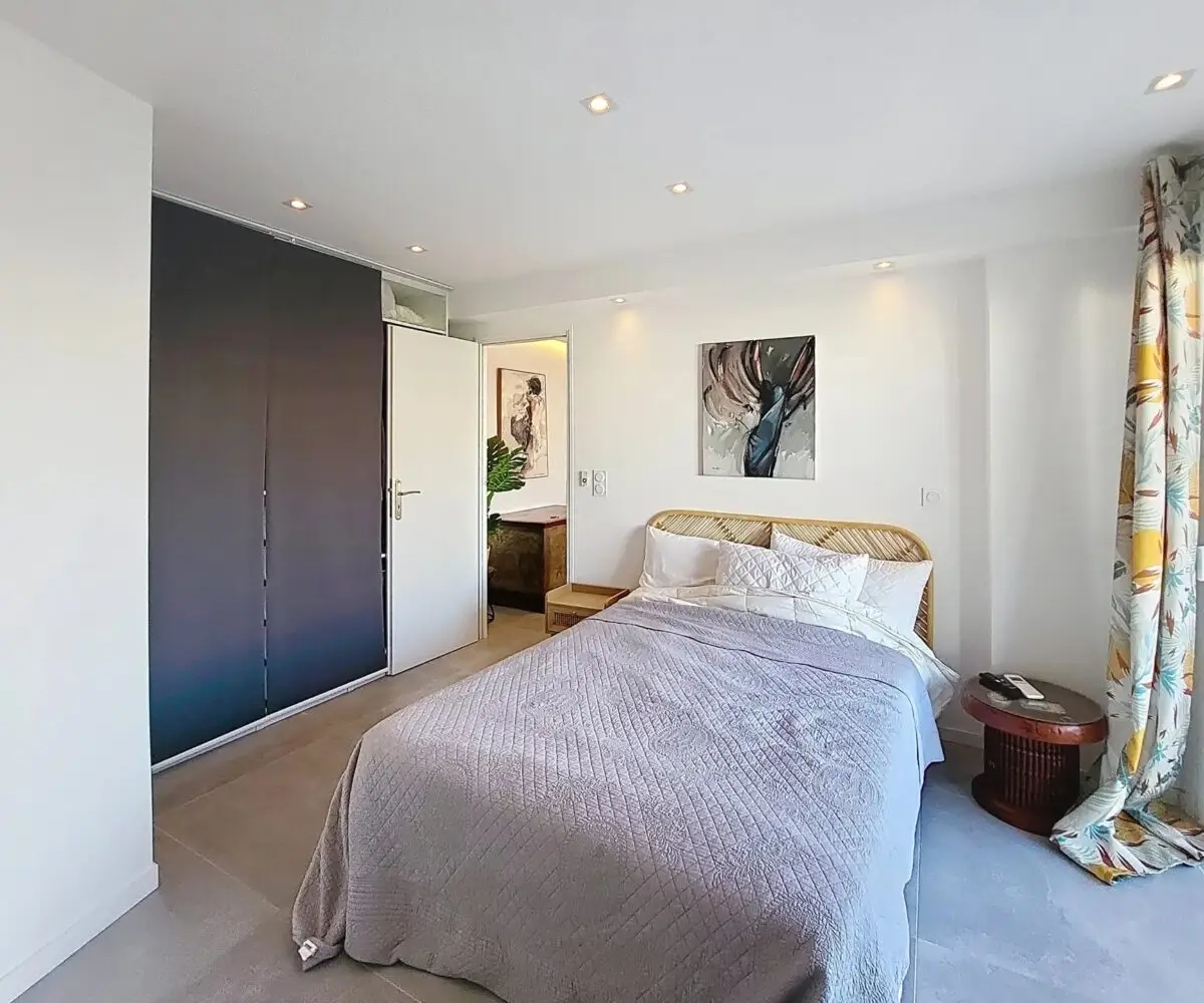 T2 Moure Rouge Chambre placards