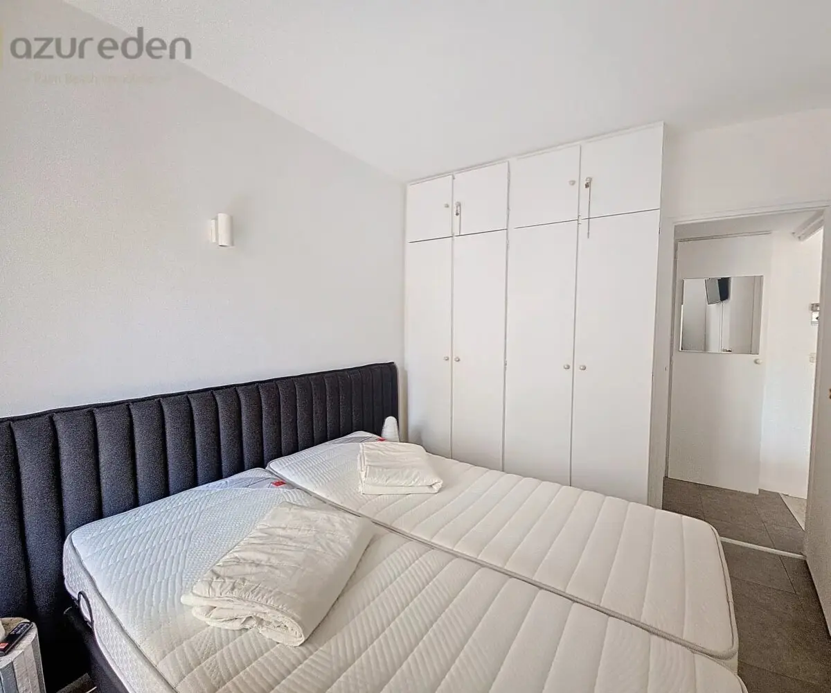 T2 Palm Beach Chambre Placards