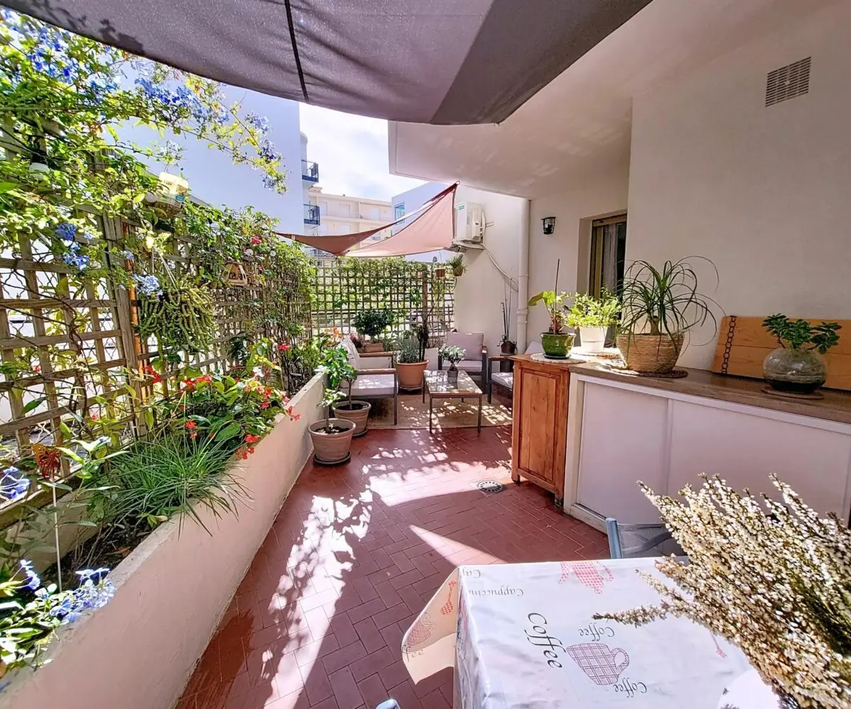 T2 RDC Moure Rouge Terrasse Longue