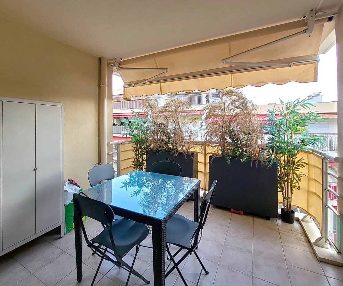 T2 Palm Beach Etage élevé Terrasse couverte