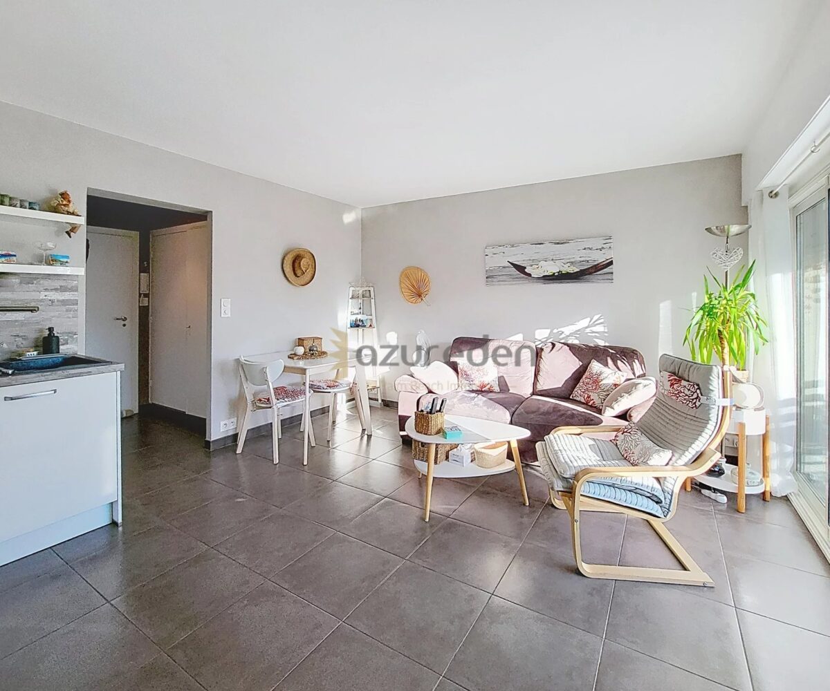 T2 Place Etang Salon