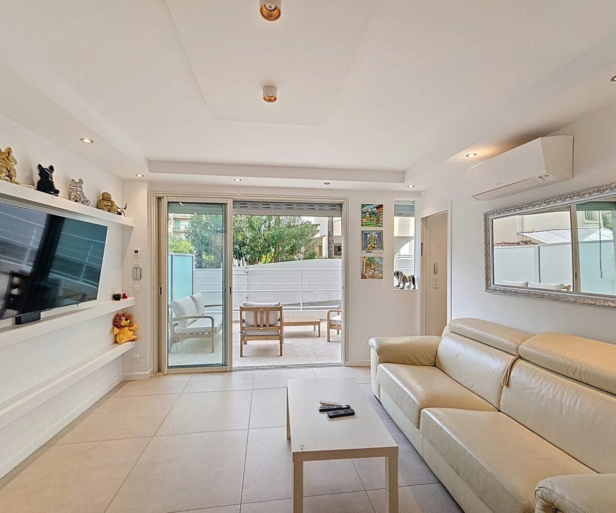 T2 RDJ Palm Beach Salon