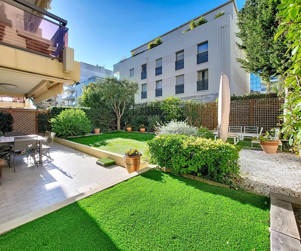 T4 Palm Beach RDJ Jardin d'angle