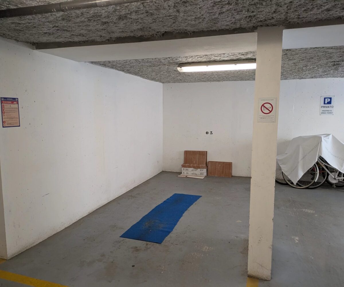 T3 MoureÌ Rouge Parking