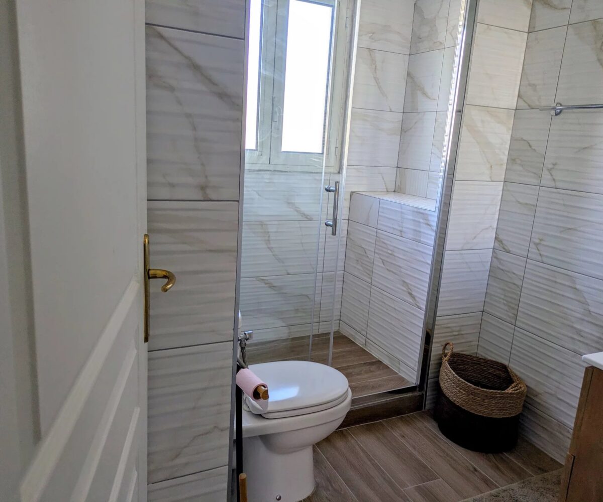 T3 MoureÌ Rouge Salle d'eau