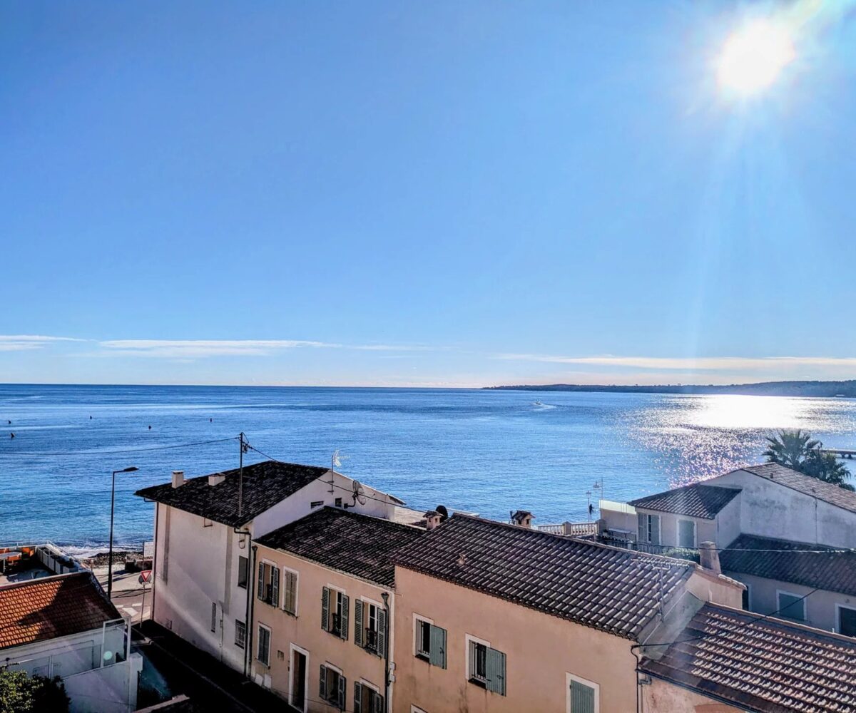 T3 MoureÌ Rouge Vue Mer