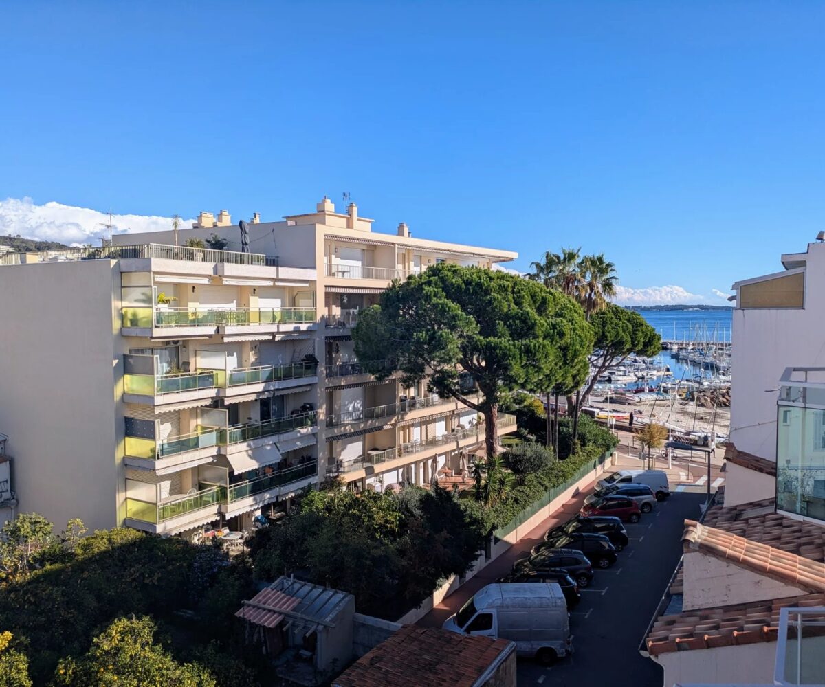 T3 MoureÌ Rouge Vue deÌgageÌe