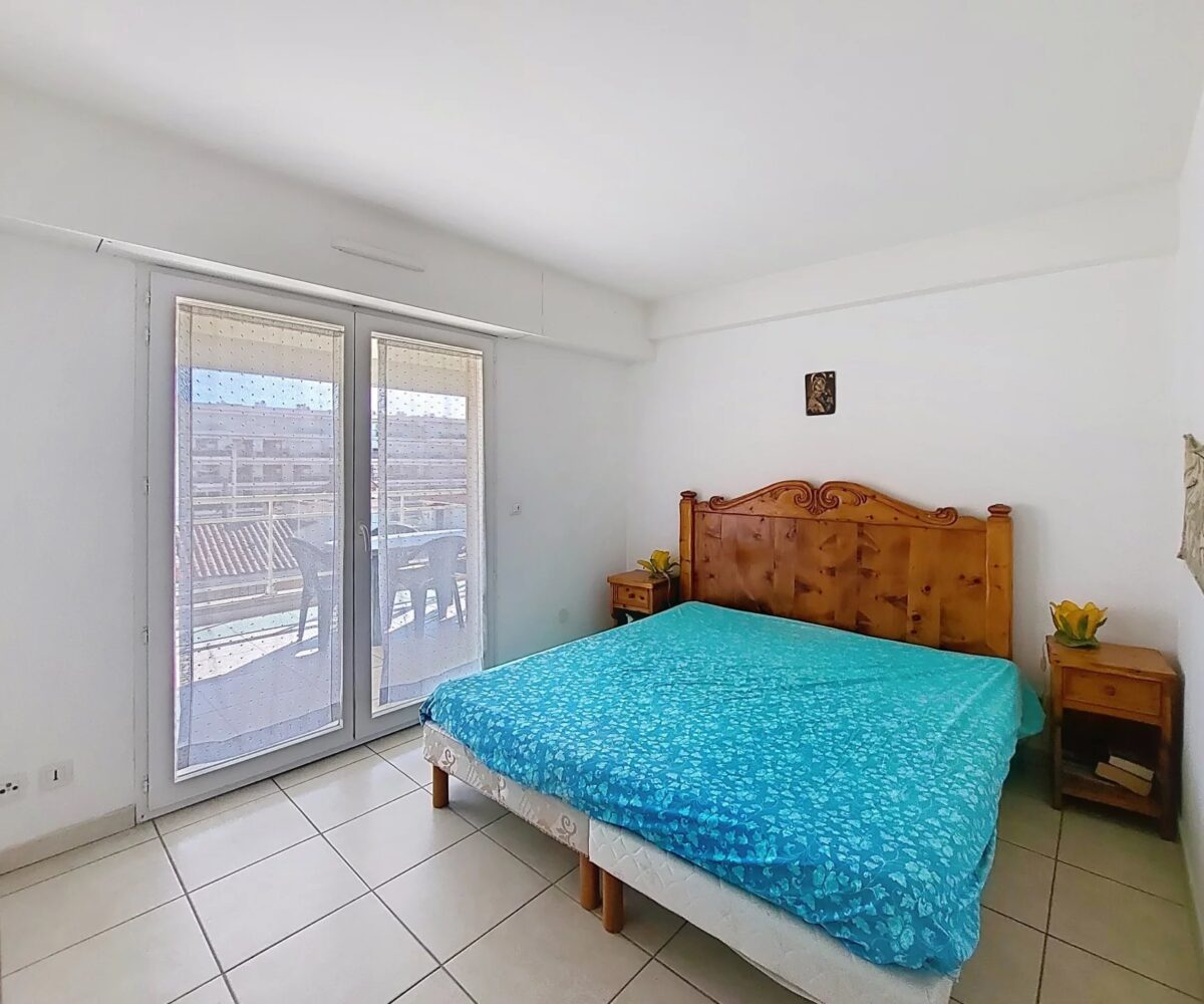 T3 proche Croisette Chambre