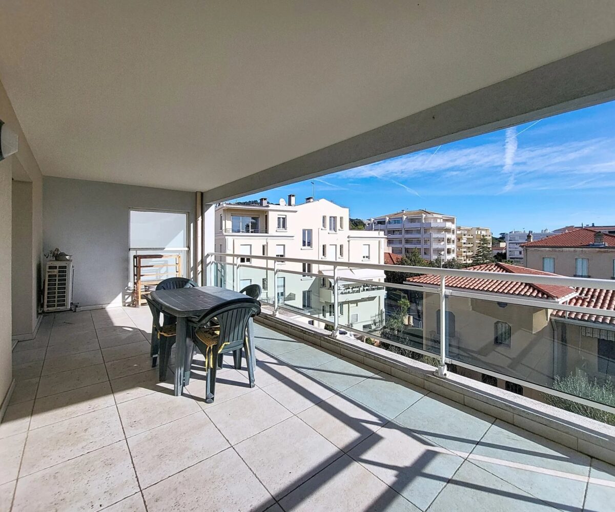 T3 proche Croisette Vue deÌgagee