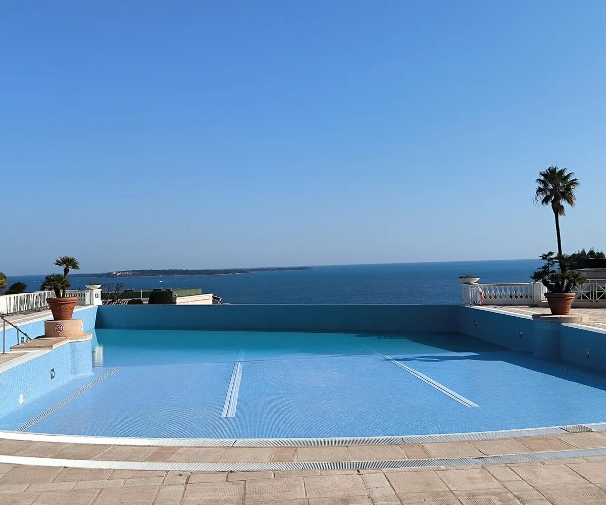 Residence Croix des Gardes Piscine