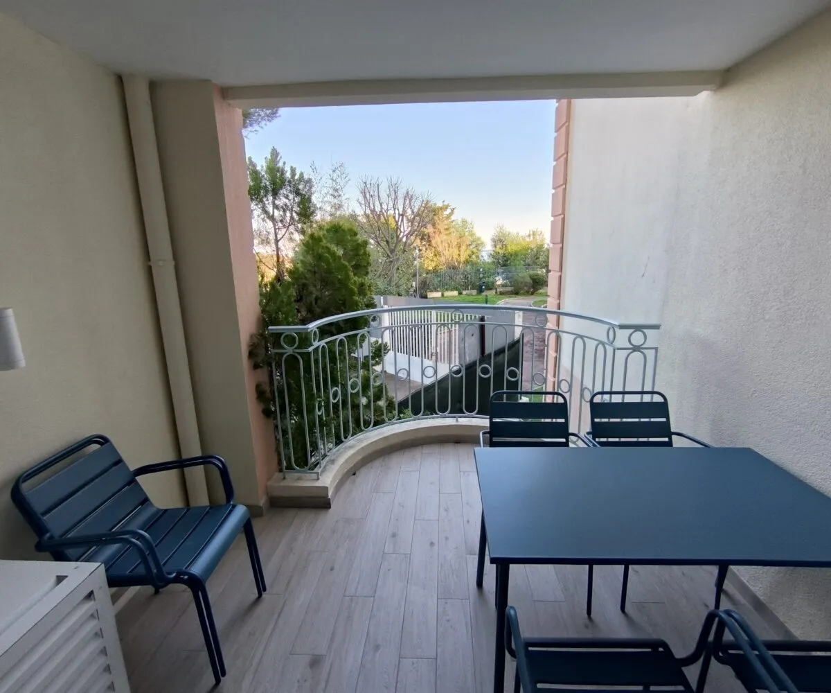 T1 RDC Croix Gardes Terrasse vue