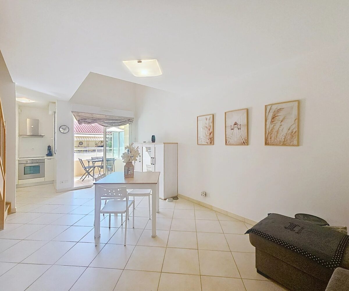 Duplex Palm Beach Salon