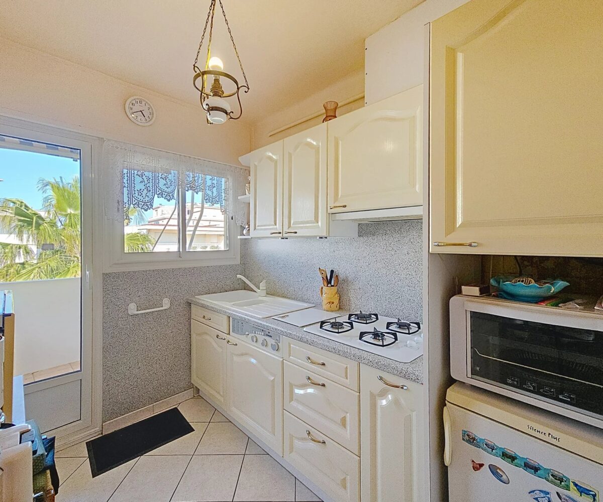 T2 dernier etage cuisine