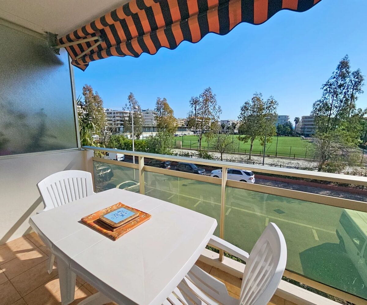 T2 dernier etage terrasse est