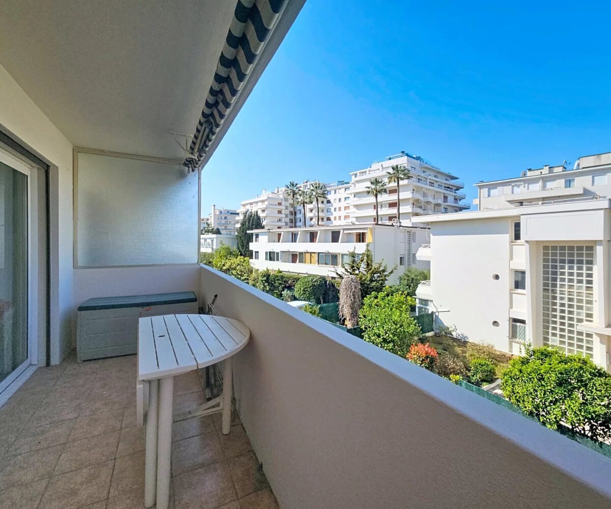 T2 dernier etage terrasse ouest