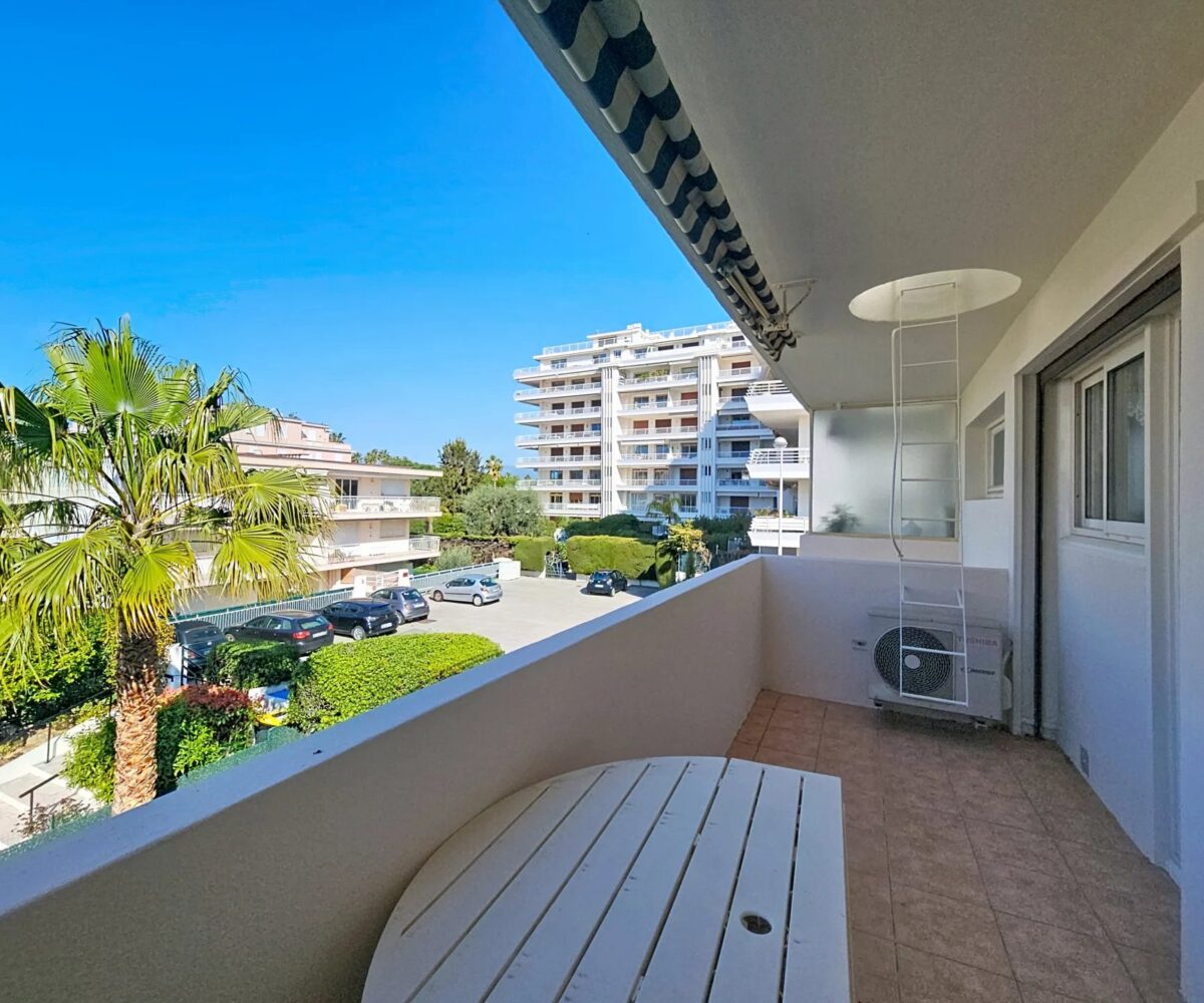 T2 dernier etage terrasse vue