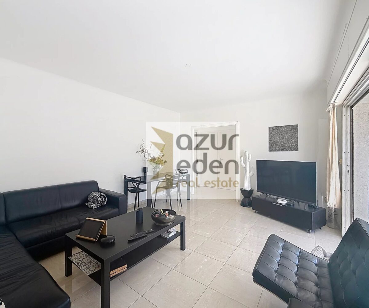 T2 etage eleve piece de vie
