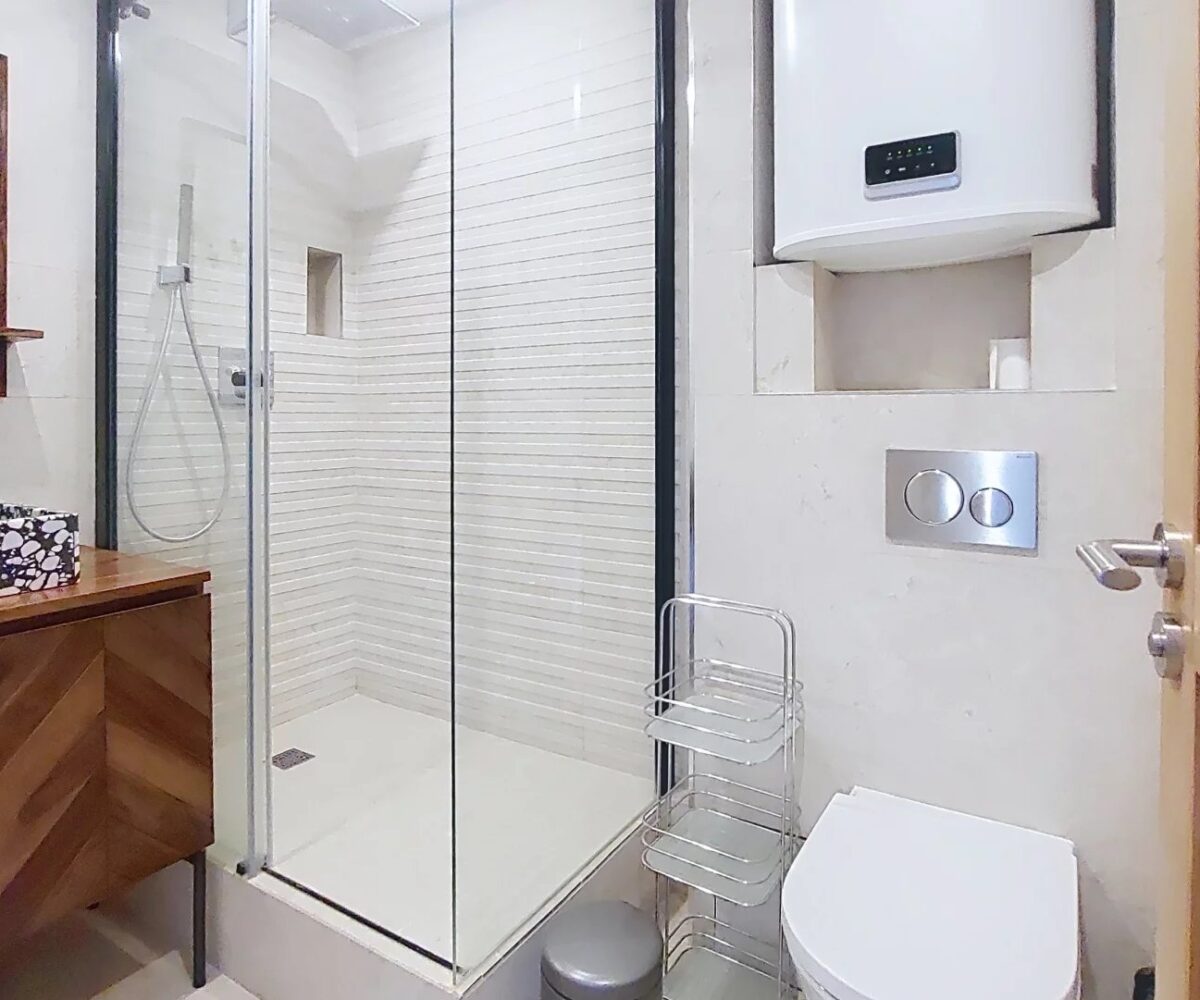 T3 Mouré Rouge Salle de douche