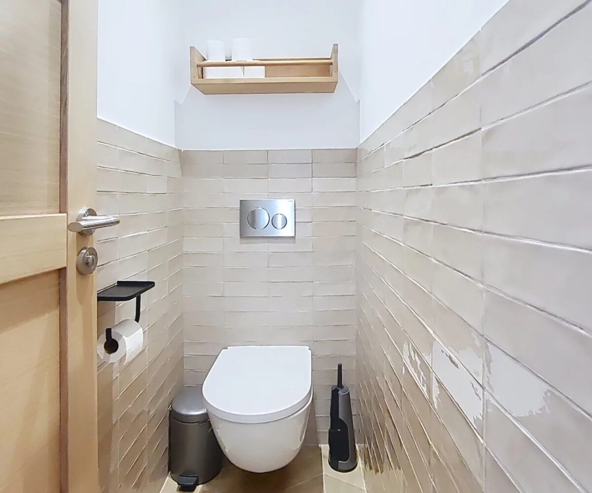 T3 Mouré Rouge Toilettes