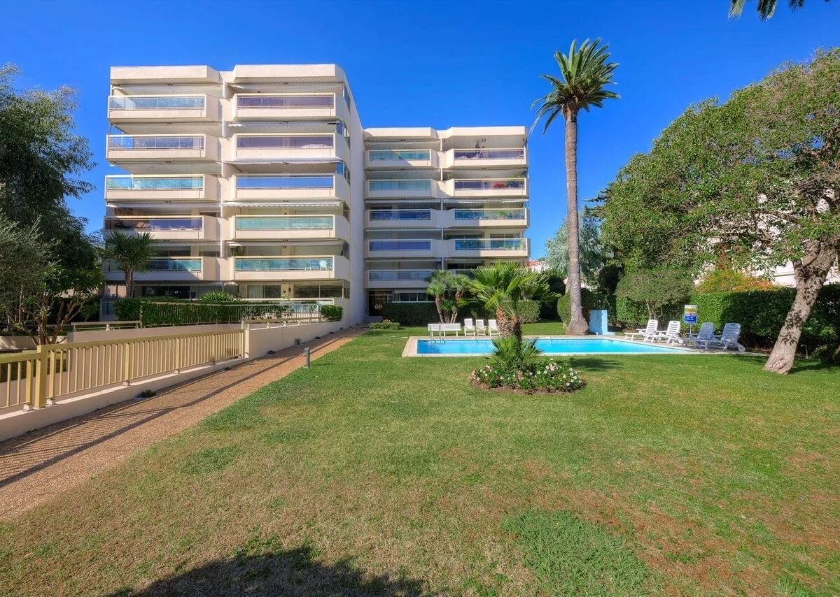 T4 Piscine Moure Rouge Jardin piscine