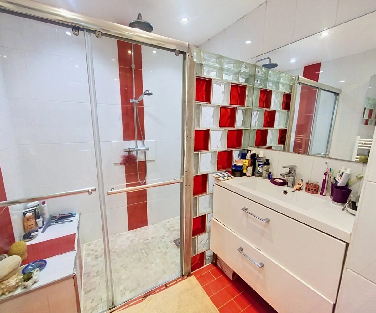 T2 RDJ Salle d'eau