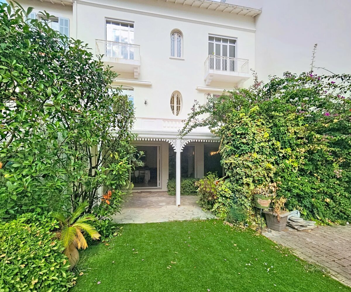 Maison Bourgeoise Jardin Facade