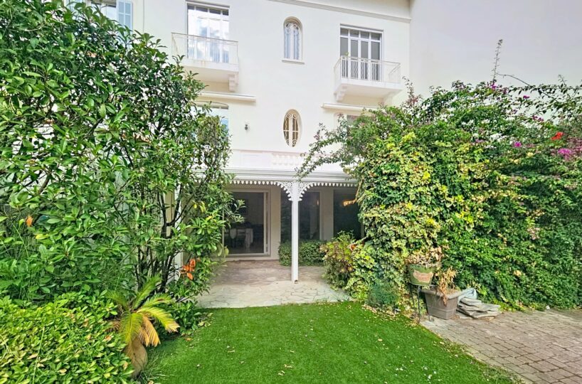 Maison Bourgeoise Jardin Facade