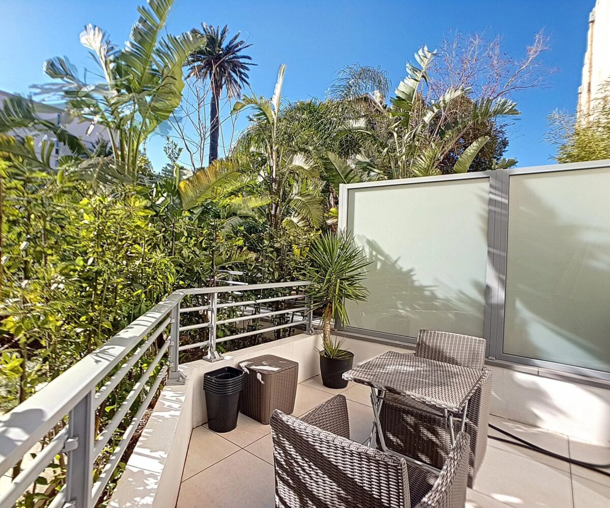 Studio Moure Rouge Terrasse