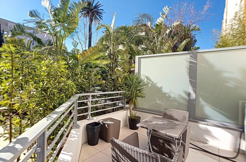 Studio Moure Rouge Terrasse
