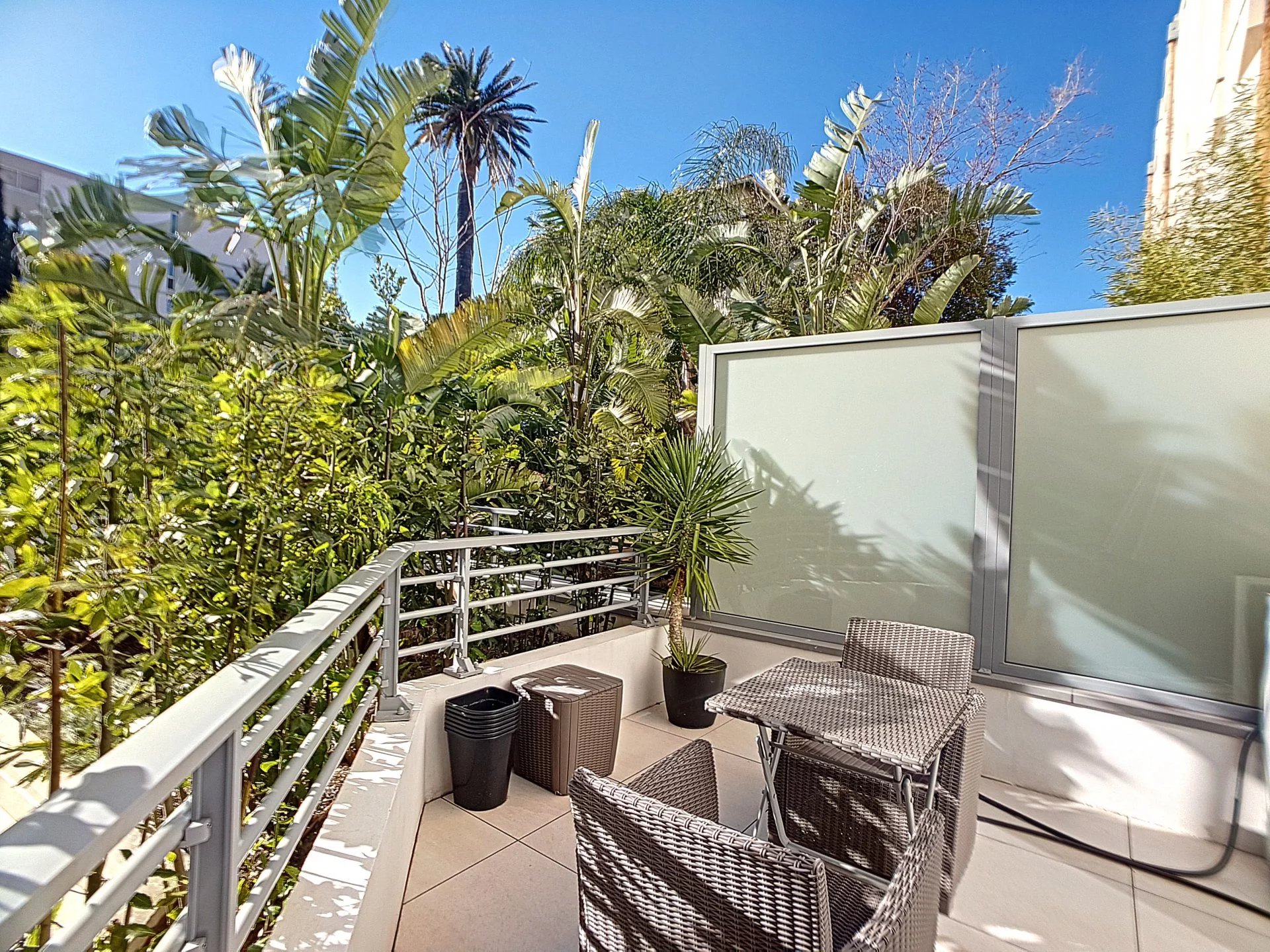 Studio Moure Rouge Terrasse